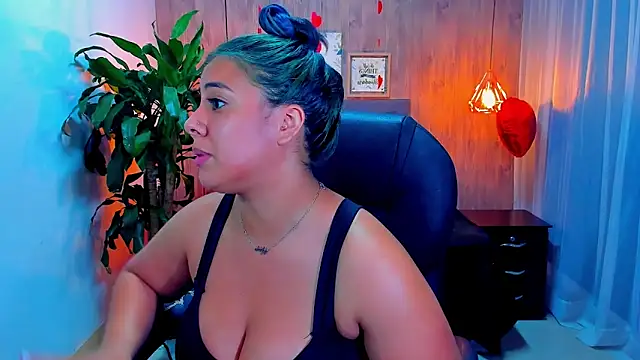 Snapshot of Xisu_ chatting on February 2025 04:04:02 AM Xisu online show from February 2025 04:04:02 AM