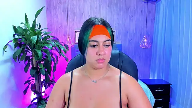 Snapshot of Xisu_ chatting on February 2025 03:45:02 AM Xisu online show from February 2025 03:45:02 AM