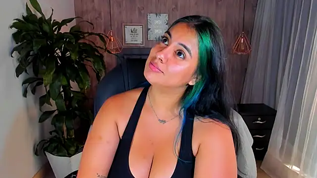 Snapshot of Xisu_ chatting on February 2025 01:02:01 PM Xisu online show from February 2025 01:02:01 PM