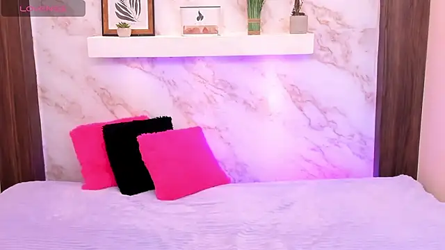 AmyBarton02 online show from April 2026 05:21:01 PM