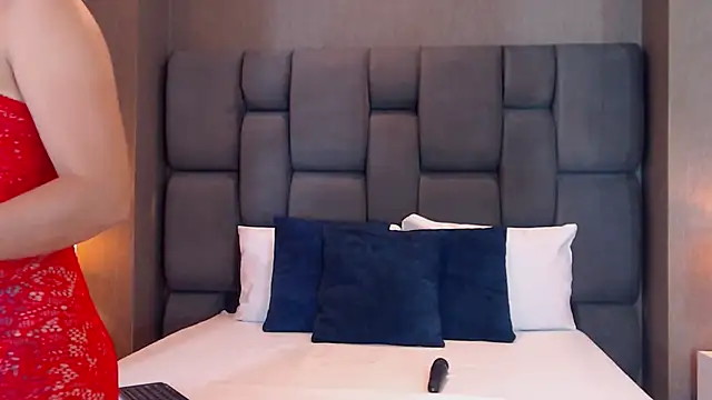 SophieWolkman online show from March 2025 07:38:01 PM