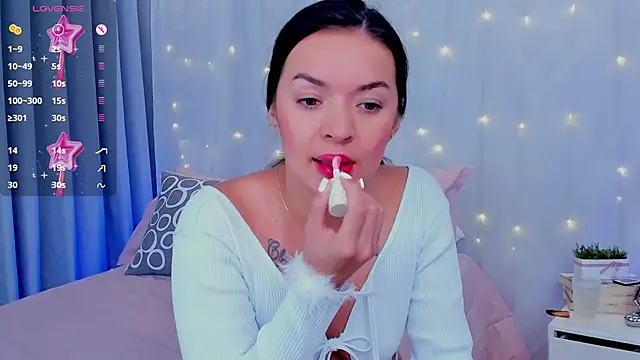 lennabell online show from March 2025 08:53:01 PM