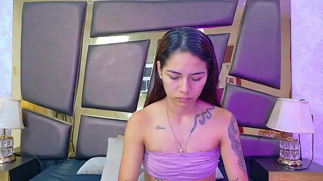 NicoleEsposito online show from November 2025 01:10:02 PM