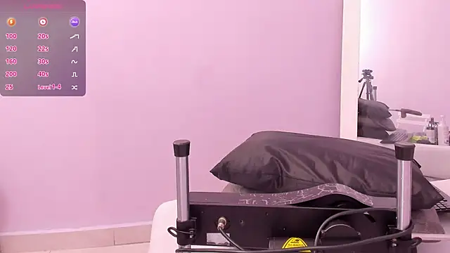 Maddyjohnsonn online show from December 2024 03:52:01 AM