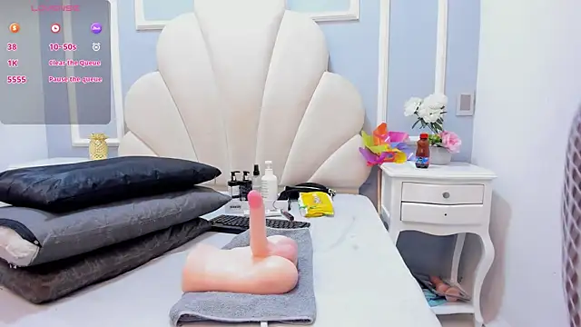 Maddyjohnsonn online show from January 2025 11:43:02 AM