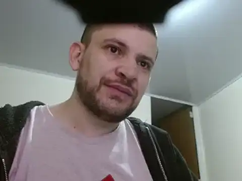 camiloking1720 online show from February 2025 08:22:01 PM