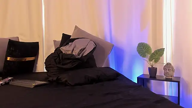 BambiiQueen online show from February 2025 09:11:02 PM