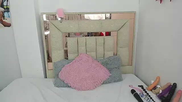 melody bonnet online show from February 2025 10:00:01 PM