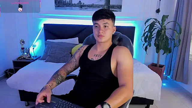 Cristopher strong online show from April 2026 02:23:02 PM
