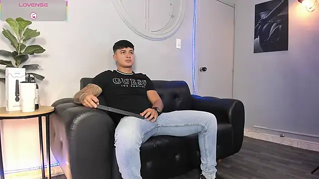 Cristopher strong online show from May 2026 12:45:02 PM