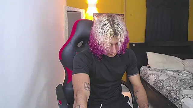 Demitryo online show from February 2025 03:27:01 AM