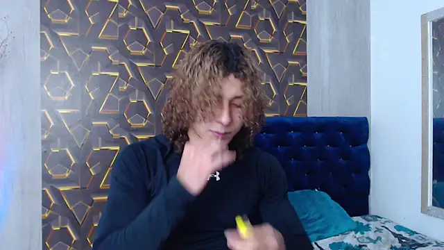 Demitryo online show from March 2025 02:40:02 AM