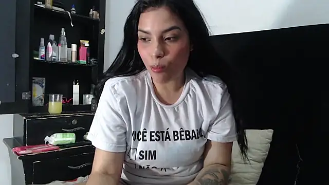 lolaa staars online show from December 2024 09:42:02 PM