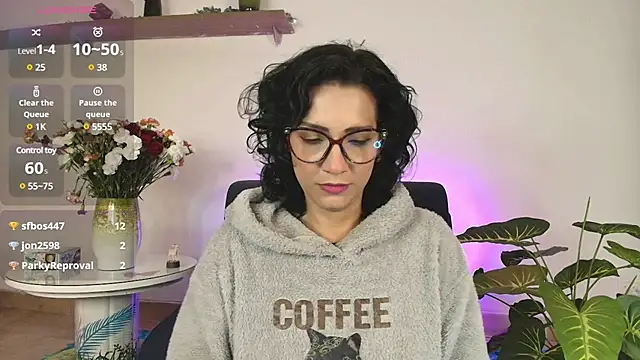 Elliee  online show from February 2025 03:46:01 PM