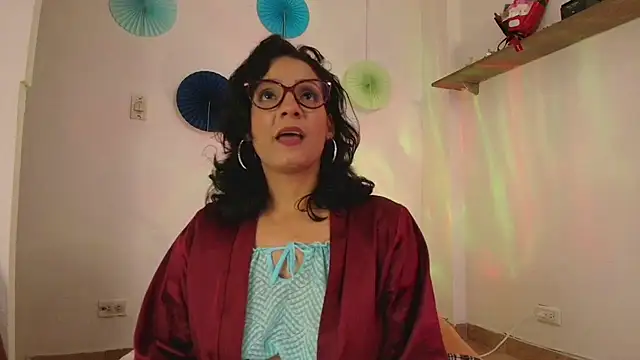 Elliee  online show from March 2025 06:45:02 PM