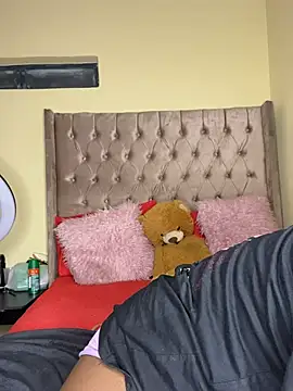 Snapshot of DarkBerry87 chatting on February 2025 06:47:02 PM DarkBerry87 online show from February 2025 06:47:02 PM