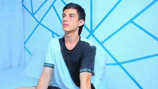 liam scott77 online show from December 2024 07:01:02 PM