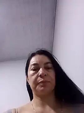 renata hot1 online show from December 2024 06:38:01 PM