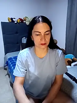 renata hot1 online show from April 2026 11:24:02 PM