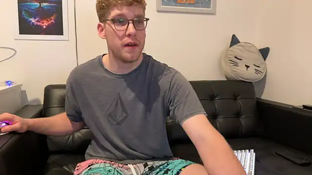 BlueEyedTallGuy94 online show from December 2024 02:13:01 AM