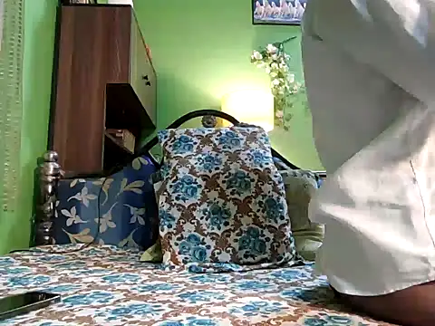 Snapshot of Sexy_Naira chatting on December 2024 01:24:02 PM Sexy Naira online show from December 2024 01:24:02 PM