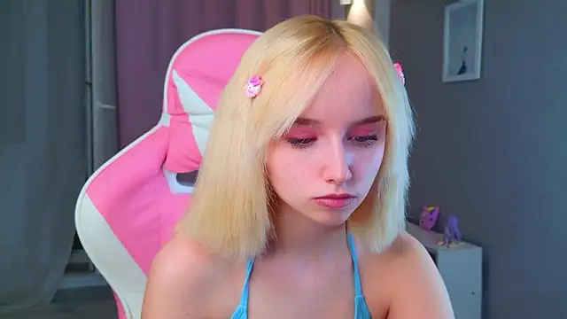 b4by LoL1 online show from March 2026 05:45:02 PM