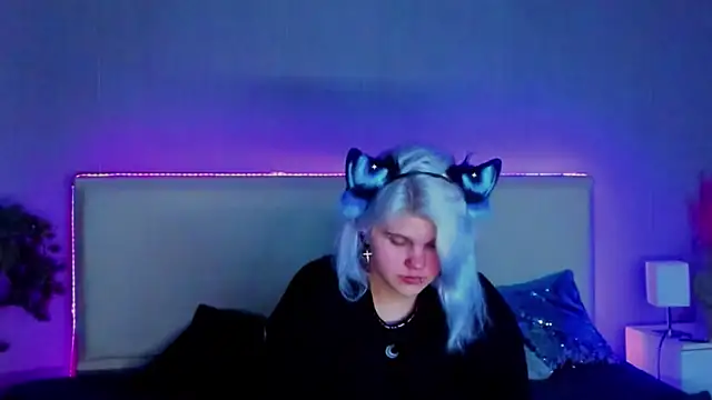 JoannLowe online show from February 2025 08:36:01 PM