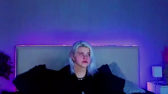 JoannLowe online show from February 2025 07:54:01 PM