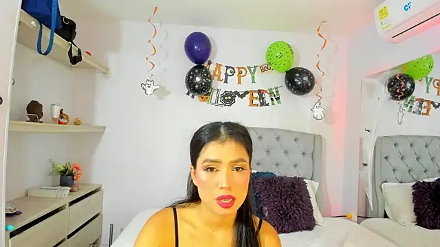 TianaReedd online show from October 2025 12:52:02 PM