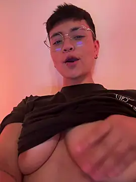 Snapshot of Ashley_Chriss chatting on December 2024 12:07:01 AM Ashley Chriss online show from December 2024 12:07:01 AM