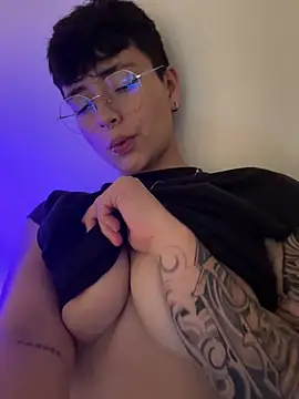 Snapshot of Ashley_Chriss chatting on March 2025 06:24:02 AM Ashley Chriss online show from March 2025 06:24:02 AM