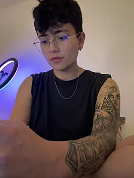 Snapshot of Ashley_Chriss chatting on March 2025 09:03:02 PM Ashley Chriss online show from March 2025 09:03:02 PM