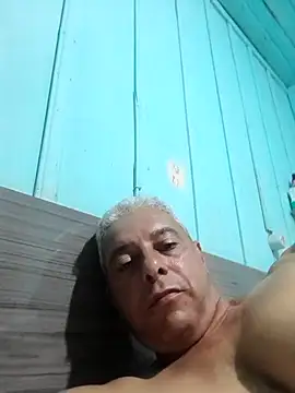 Snapshot of gordonunes chatting on December 2025 08:40:02 AM gordonunes online show from December 2025 08:40:02 AM