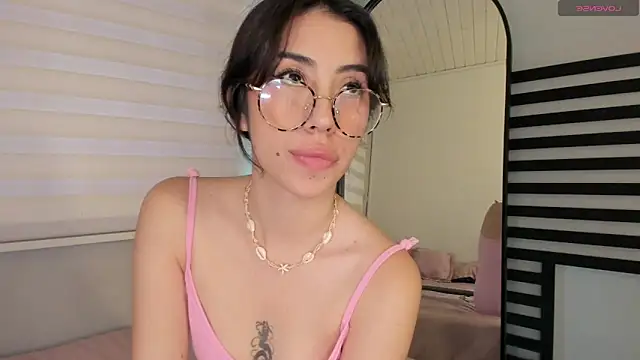 Snapshot of Catyloves chatting on October 2025 09:34:02 PM Catyloves online show from October 2025 09:34:02 PM