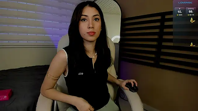 Snapshot of Catyloves chatting on November 2025 09:21:02 PM Catyloves online show from November 2025 09:21:02 PM