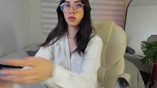 Snapshot of Catyloves chatting on December 2025 10:28:01 PM Catyloves online show from December 2025 10:28:01 PM