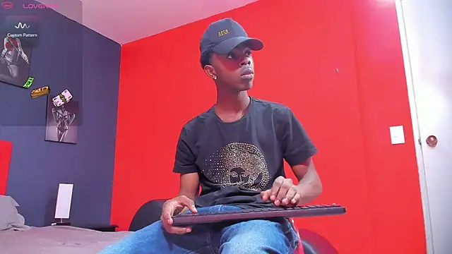 Snapshot of OraineBarrett chatting on December 2024 08:27:02 PM OraineBarrett online show from December 2024 08:27:02 PM