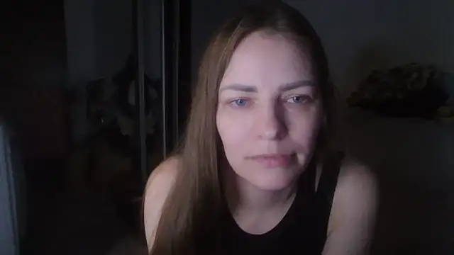 AnnaDiamond1 online show from May 2026 09:44:02 PM