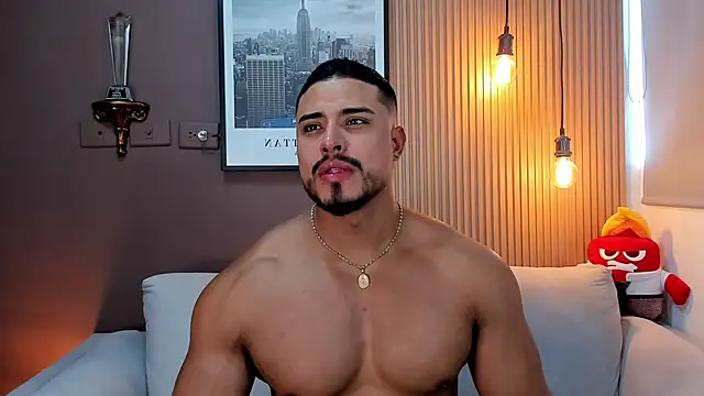 Snapshot of ApoloMakris chatting on September 2025 07:51:02 PM ApoloMakris online show from September 2025 07:51:02 PM