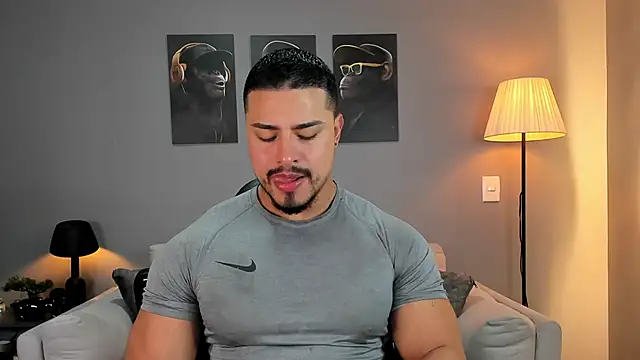 Snapshot of ApoloMakris chatting on November 2025 03:45:01 PM ApoloMakris online show from November 2025 03:45:01 PM