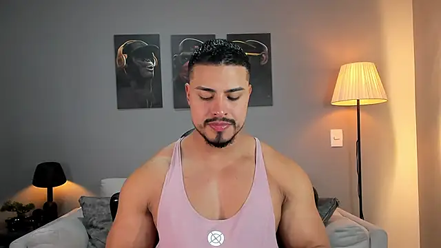 Snapshot of ApoloMakris chatting on November 2025 10:10:01 PM ApoloMakris online show from November 2025 10:10:01 PM