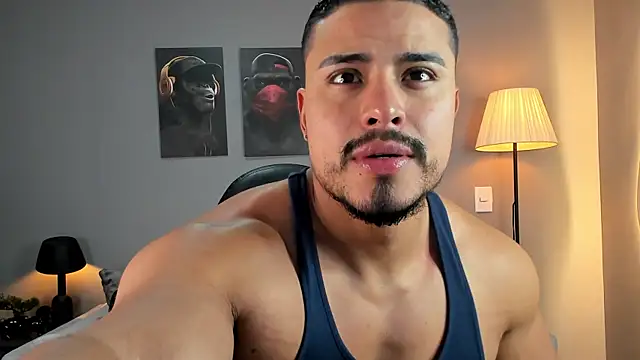 Snapshot of ApoloMakris chatting on November 2025 05:06:02 PM ApoloMakris online show from November 2025 05:06:02 PM