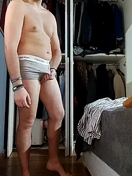 Snapshot of TheKing966 chatting on February 2025 02:33:01 PM TheKing966 online show from February 2025 02:33:01 PM