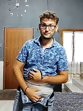 TheKing966 online show from June 2026 06:43:01 PM