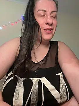 Evelinia online show from March 2026 04:17:02 PM