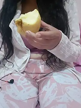 Snapshot of Liyan- chatting on November 2025 10:31:01 PM Liyan- online show from November 2025 10:31:01 PM