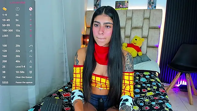 little sophie18 online show from October 2025 10:32:02 PM