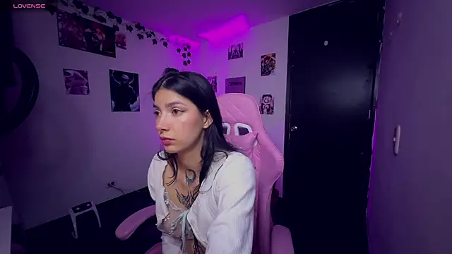 Snapshot of cami_mila9 chatting on April 2026 04:57:01 AM cami mila9 online show from April 2026 04:57:01 AM