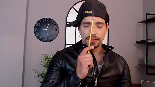 Snapshot of Ian_Daviz chatting on February 2025 02:07:02 AM Ian Daviz online show from February 2025 02:07:02 AM