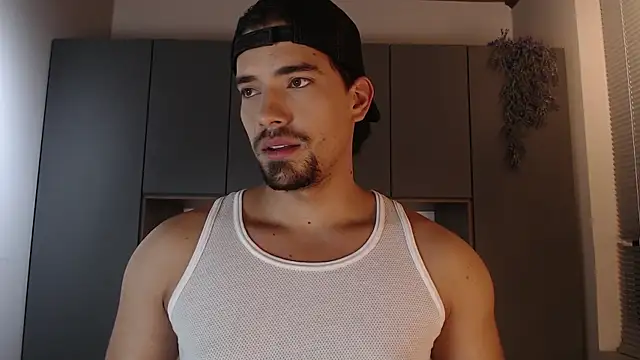 Snapshot of Ian_Daviz chatting on February 2025 11:45:01 PM Ian Daviz online show from February 2025 11:45:01 PM